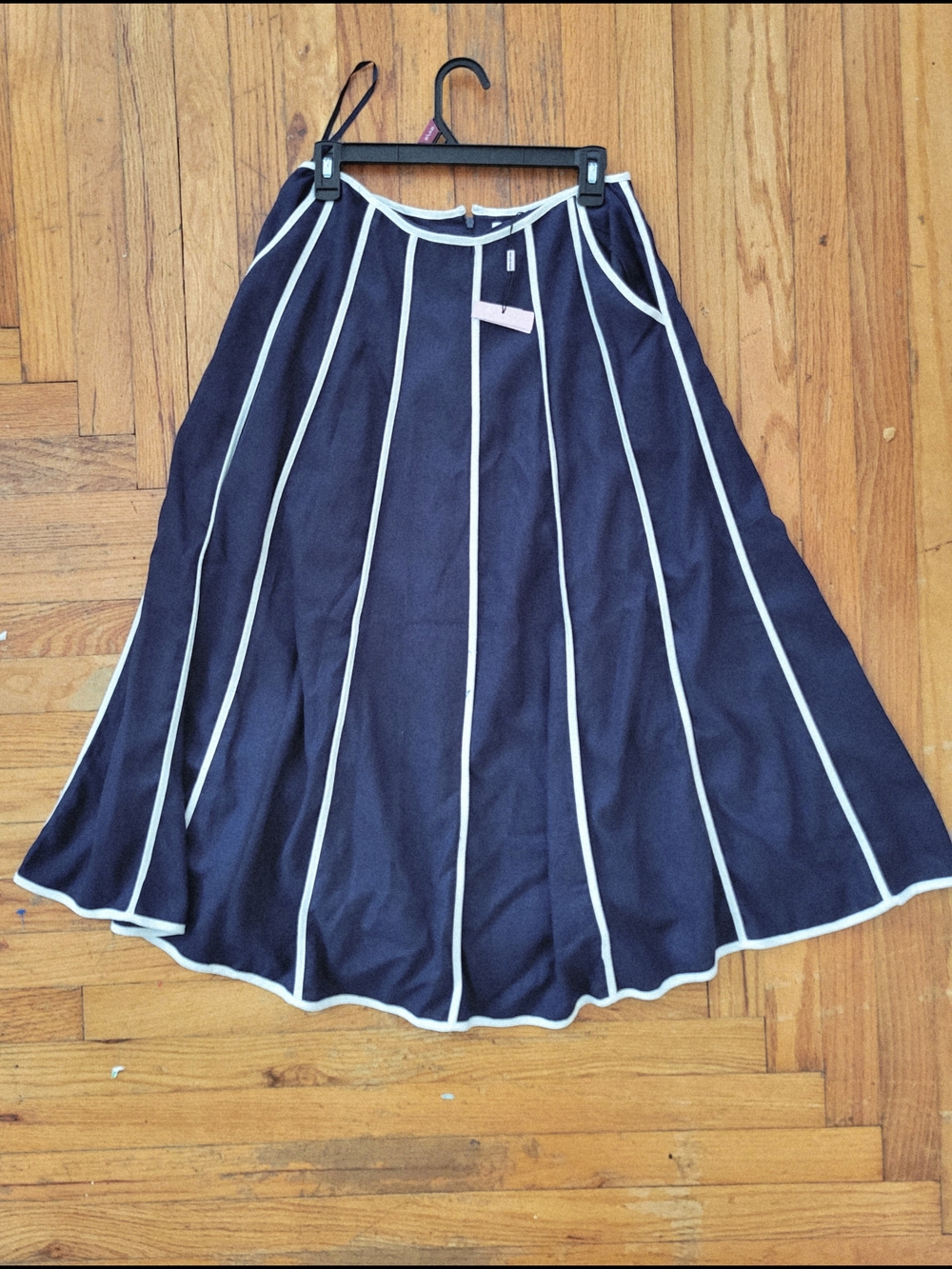 NWT Avec Les Filles Navy Circle Skirt with White Piping